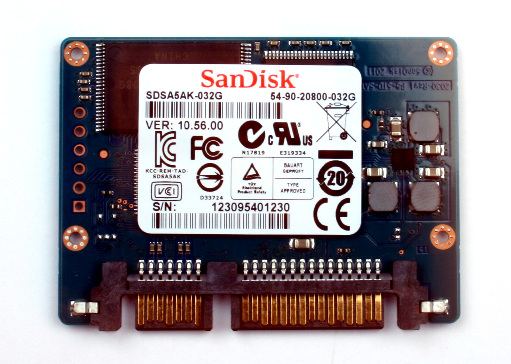 Scieneo 32GB SSD Festplatte für scieneo.amplio Nebook, 2,5''(Schreiben 150 MB/s, Lesen: 250 MB/s)